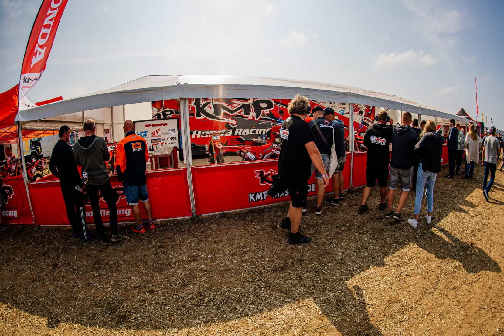 Neue Saison, neue Teamaufstellung bei KMP Honda Racing