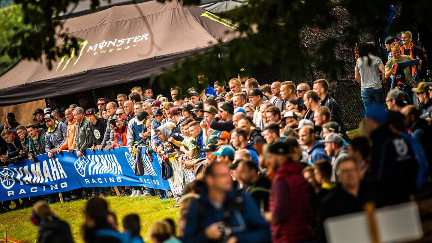 Entspannt und vergünstigt auf die Monster Energy CROSS FINALS 2024!