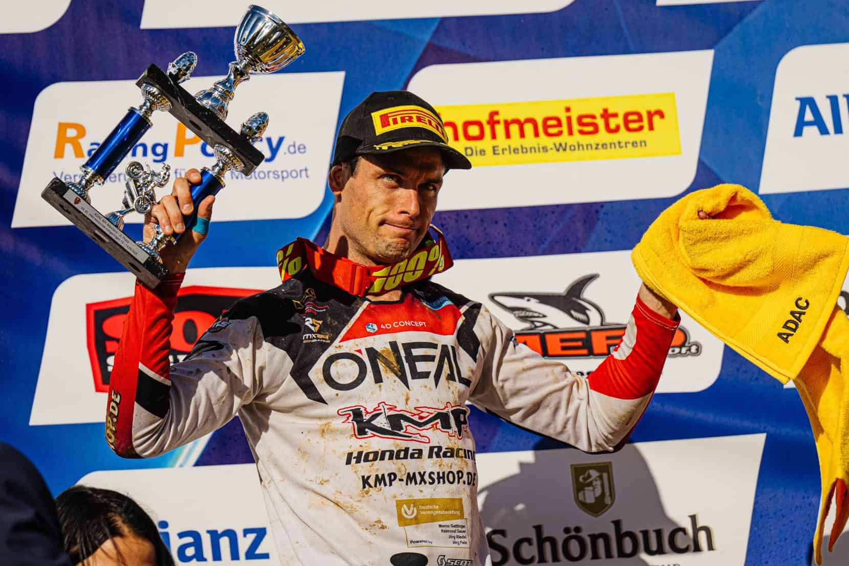 Podium für Jordi Tixier und Michael Spacek Sonderpreis