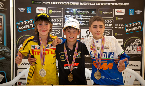 Die Top 3 der 65ccm-Klasse: Enzo Lopes, Weltmeister Jorge Prado Garcia und Riccardo Lauretti
