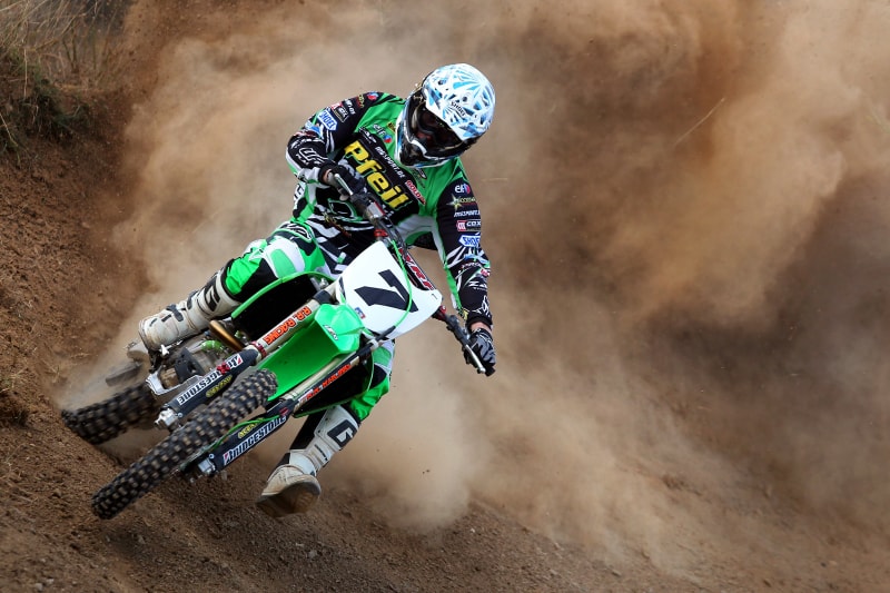 Ungewohnt Optik: Daniel Siegl auf der KX-F.