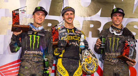 Strahlten über das ganze Gesicht - die Top 3 der SX-Lites: Blake Baggett, Justin Barcia und Darryn Durham. Doch mal ehrlich ein Schnurrbart steht „BamBam“ nicht wirklich.