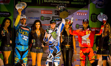 Die Top 3 der Klasse Supercross in Indianapolis: David Millsaps, Tagessieger Ryan Villopoto und Justin Brayton.