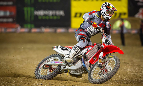 Justin Brayton gewann im SX-Mainevent den Holeshot.