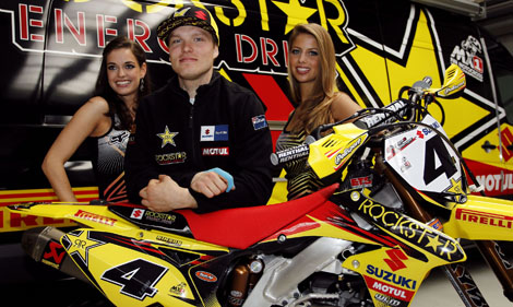 Neuzugang Tanel Leok bei der Rockstar Energy Suzuki World MX1 Teampräsentation.
