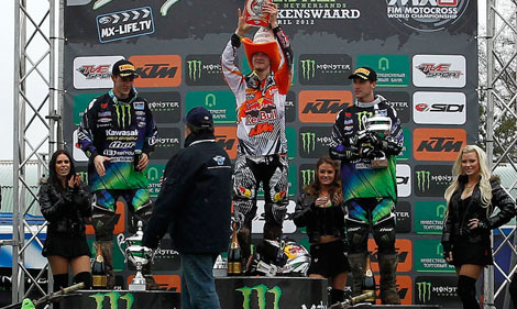 Tagespodium der MX2-Kategorie mit Joel Roelants, Jeffrey Herlings und Tommy Searle.