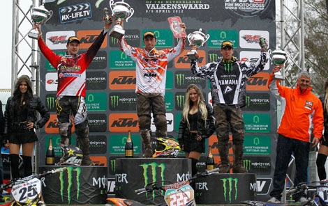 Das erste MX1-Tagespodium der Saison 2012 mir Clement Desalle, Antonio Cairoli und Steven Frossard.