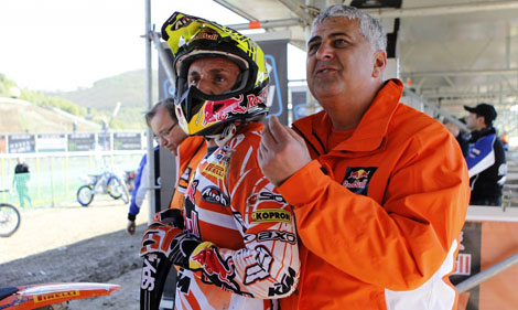 MX1-Weltmeister Antonio Cairoli mit Teamchef Claudio De Carli