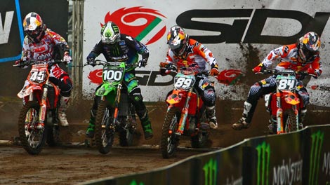 Die Start von Herlings (rechts) und Van Horebeek (2.v.r.) waren in Fermo eindeutig besser.