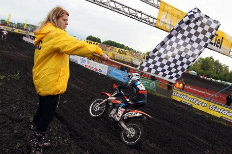 Holeshoter Matthias Walkner im Ziel