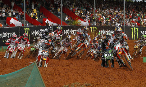 Von Beginn an gab Jeffrey Herlings das Tempo im MX2-Qualifikationsrennen an.