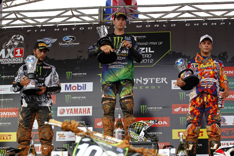Die Top 3 im MX2-Tagesklassement von Brasilien: Christophe Charlier, Tagessieger Tommy Searle und Jose Butron.