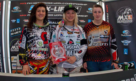 Die Top 3 von Arco di Trento bei den Frauen: Francesca Nocera, Tagessiegerin Chiara Fontanesi und Joanna Miller.