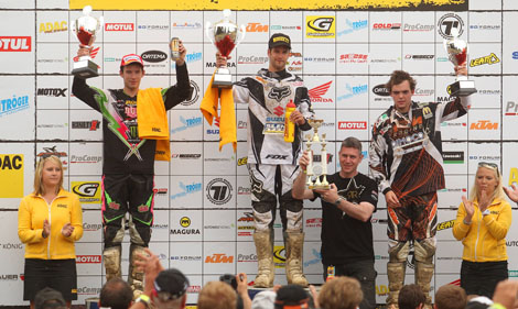 Das Tagespodium in der Masters-Klasse: Filip Neugebauer, Tagessieger Marcus Schiffer und Matthias Walkner.