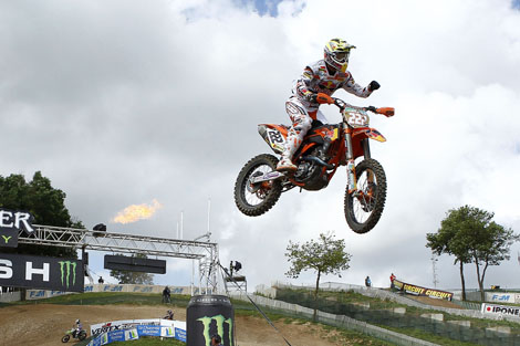 Jede Menge Grund zu jubeln hatte Antonio Cairoli nach seinem zweiten Laufsieg.