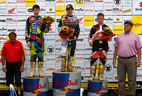 Brian Hsu als Sieger auf dem Podium