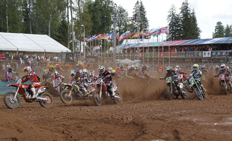 Antonio Cairoli machte in beiden Rennen beim Start das Beste aus seiner Poleposition und stürmte der Konkurrenz davon.