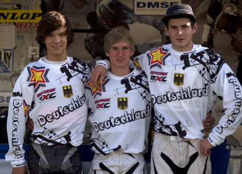 Die drei Musketiere - Dennis Ullrich und Dennis Baudrexl fuhren zusammen mit Dominique Thury (v.r.n.l.) beim Coupe de l´Avenir 2010 auf einen tollen vierten Platz der Nationenwertung.