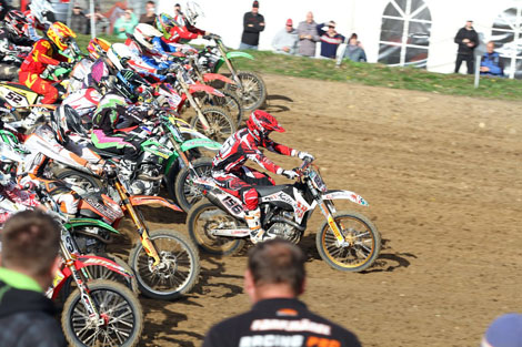 Mit einem Holeshot ging Angus Heidecke ins zweite Rennen.