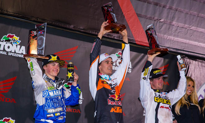 3 glückliche Fahrer auf dem 250SX-Podium: Jeremy Martin, Marvin Musquin und Wil Hahn.