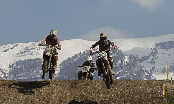 Pascal Rauchenecker (#76) kämpfte sich zweimal in die Top 15 vor.