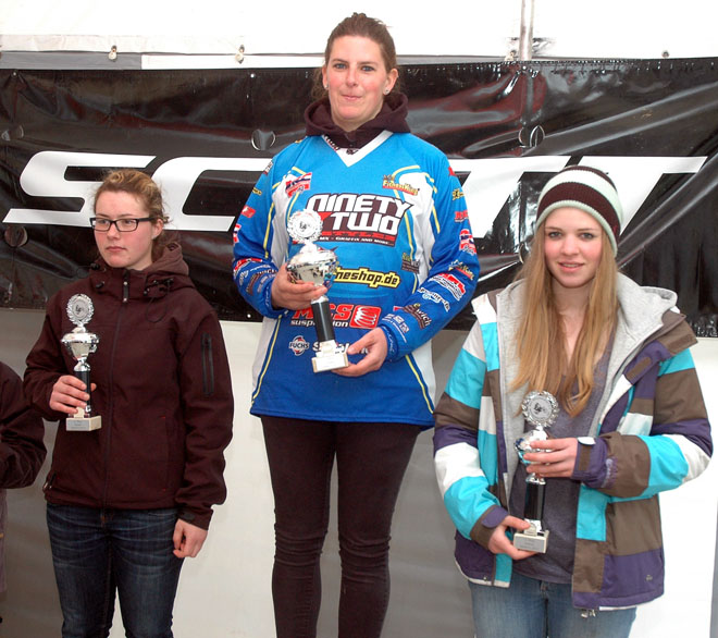 In der Dameklasse ganz oben auf dem Treppchen Jessica Steininger vor Katrin Herff und Johanna Göhlich.