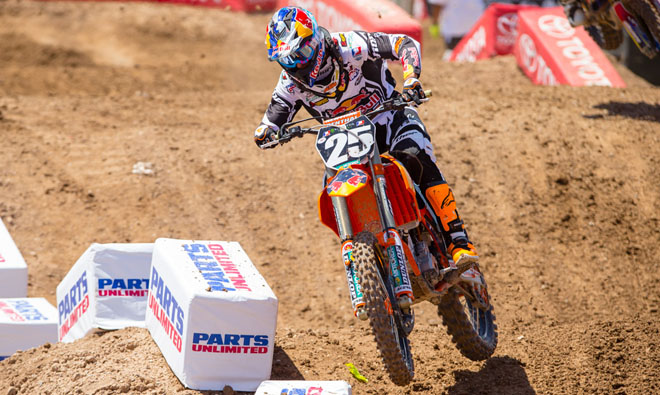 Marvin Musquin konnte zwar vor Hahn die Ziellinie überqueren, diesen aber nicht mehr vom Thron schupsen.