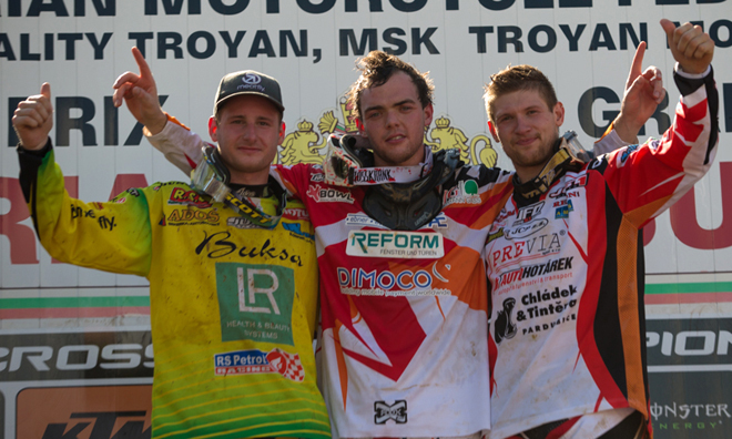 Das MX3-Tagespodium von Troyan: Martin Michek (2.), Tagessieger Matthias Walkner und Klemen Gercar (3.)