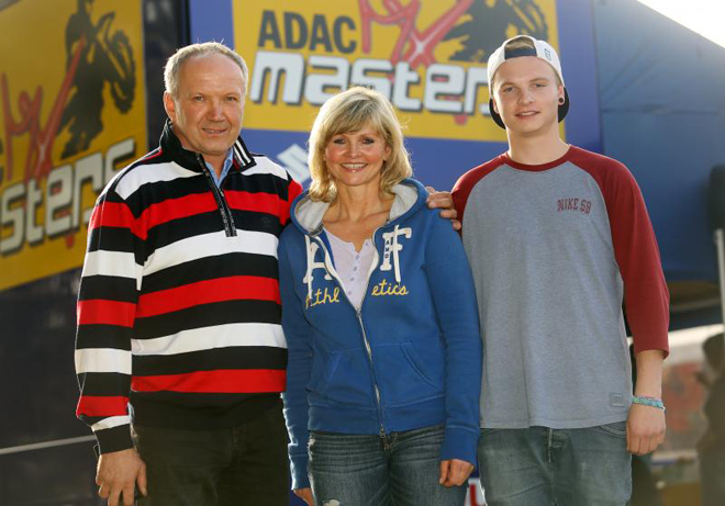 Niklas Stange (rechts) nahm seinen Preis gemeinsam mit Mutter Claudia entgegen.