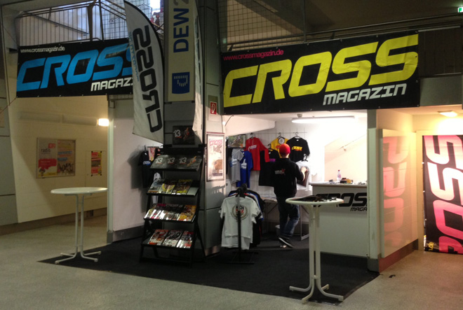 Immer einen Besuch wert: Der Stand des CROSS Magazins im Erdgeschoss am Aufgang O.