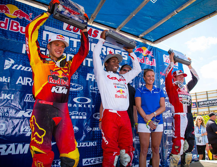 Das erfolgreiche Trio  Ken Roczen, James Stewart und  Trey Canard (v.l.) am Ende eines harten Arbeitstags.