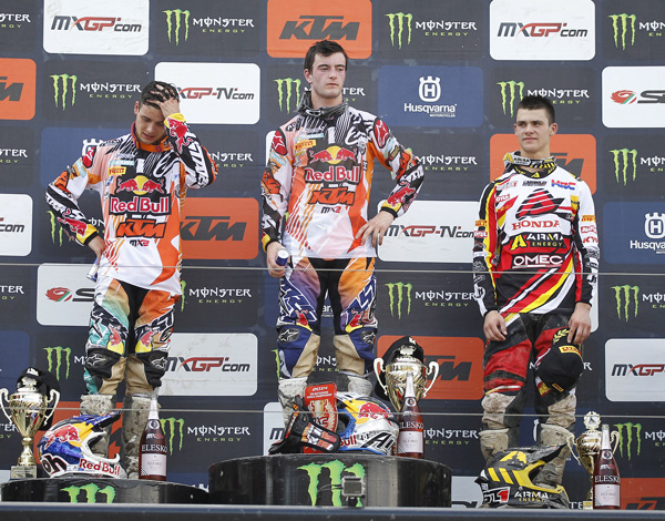 Jeffrey Herlings zum achten Mal in Folge auf dem obersten Treppchen des Siegerpodiums.