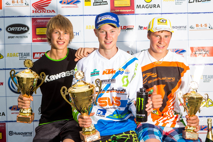 Die Top 3 des Tages im ADAC MX Youngster Cup: Luca Nijenhuis, Calvin Vlaanderen  und Arminias Jasikonis (v.l.)