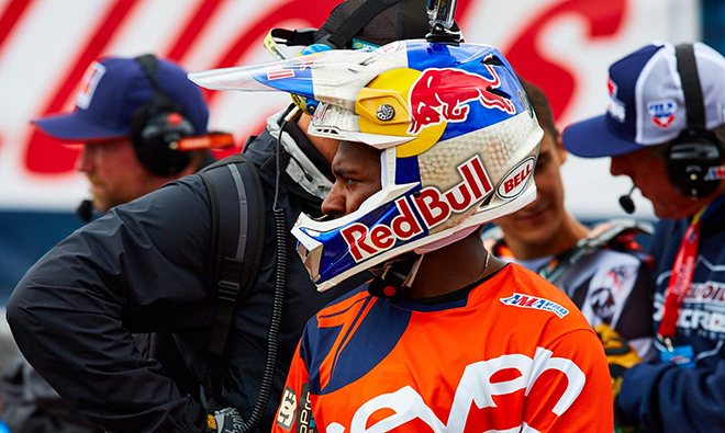 James Stewart in  Millville am Start