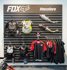Es gibt nicht nur Klamotten im neuen Store