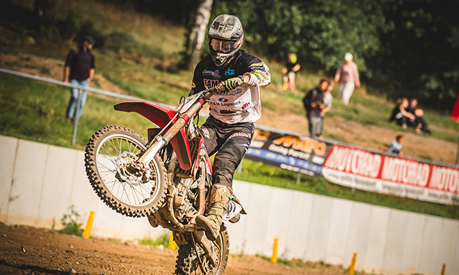 MX1-Racer Jan Wiards aus Hamburg machte im finalen Durchgang den Unterschied und schnappte sich den nächsten Tagessieg.