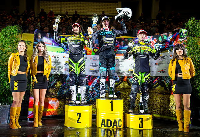 Dylan Walsh (Bildmitte) gewann das SX2-Finale und die Gesamtwertung.