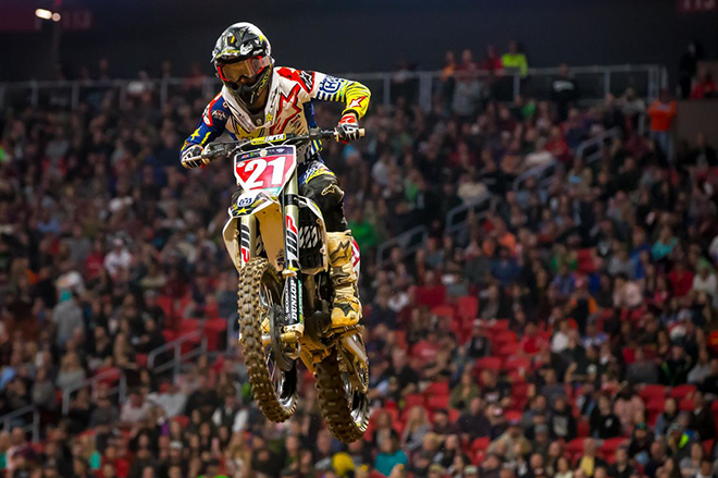 Weiter mit roter Verzierung an seinem Bike unterwegs: Jason Anderson-