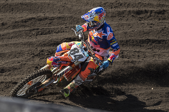 Lokalmatador Jeffrey Herlings geht in Valkenswaard als Meisterschaftsführender der Klasse MXGP an den Start.