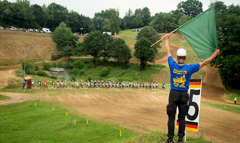 Flutlicht-Motocross ohne Nachtrennen