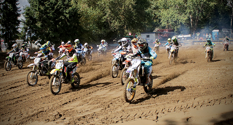 Start der 85ccm-Piloten.