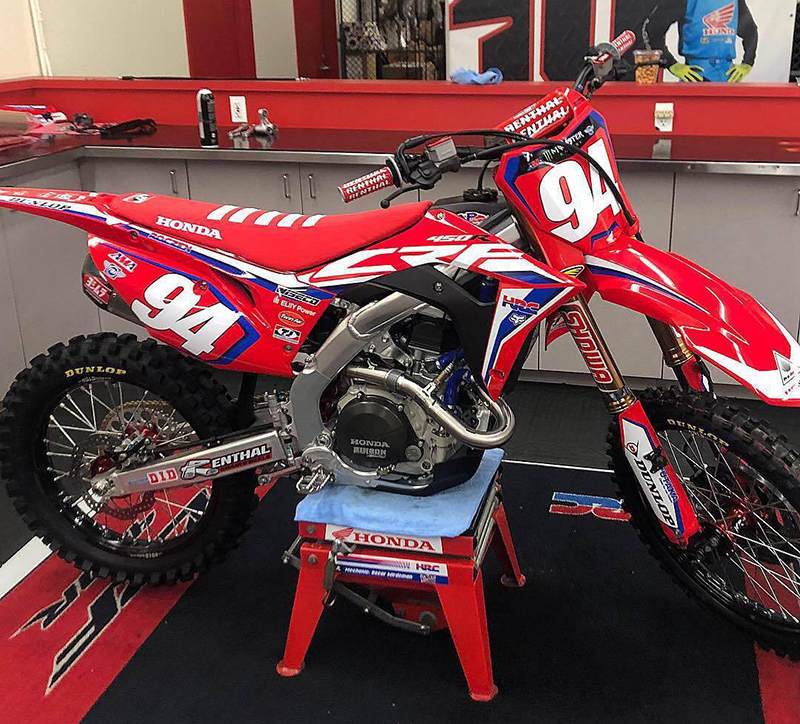 Ken Roczen geht bei Anaheim 2 mit dem Red Plate des Meisterschaftsführenden an den Start.