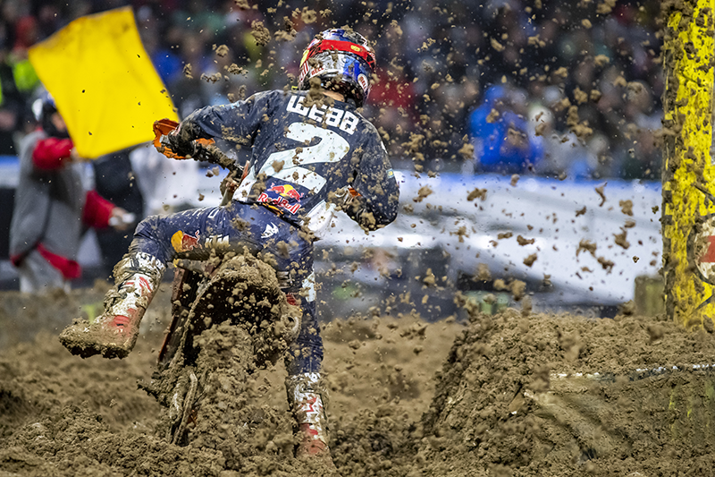 Cooper Webb muss nach San Diego das Red Plate zumindest vorläufig abgeben.