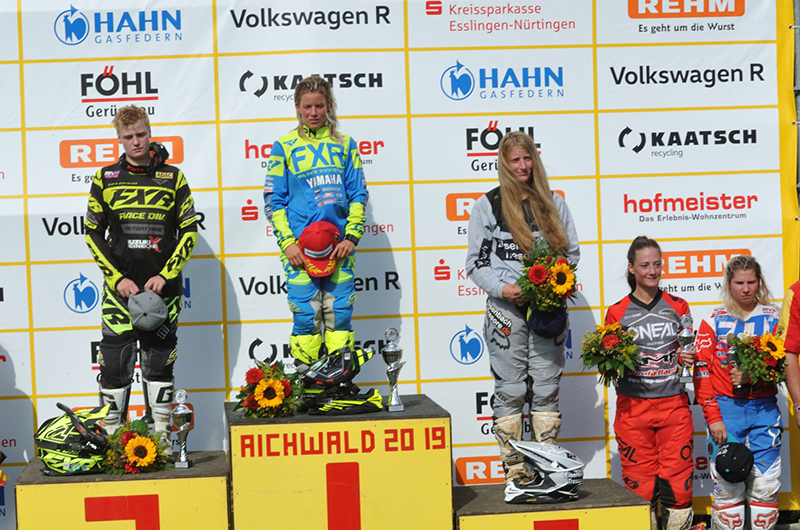 Siegerehrung des DMV Ladies Cups: Anne Borchers, Larissa Papenmeier, Alicia Reitze, Kim Irmgartz und Kristyna Vitkova (v.l.)