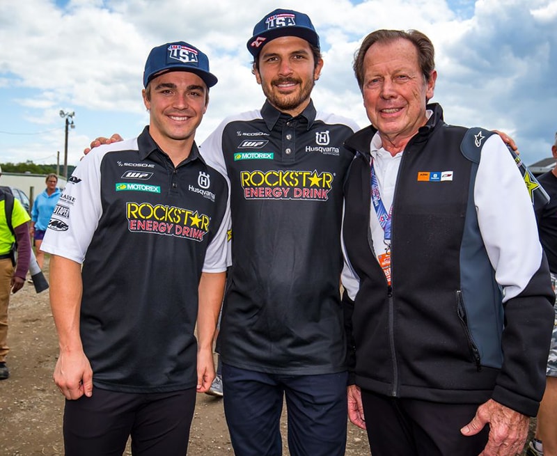 Zach Osborne und Jason Anderson bringen MXoN-Erfahrung ins Aufgebot von Teamchef Roger DeCoster (v.l.).