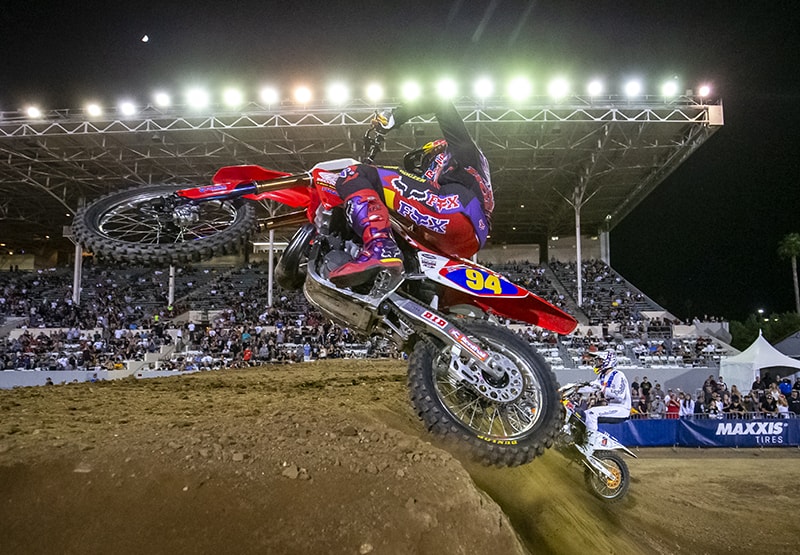 Ken Roczen machte eine gute Figur auf der Retro-Honda Baujahr 2006 .